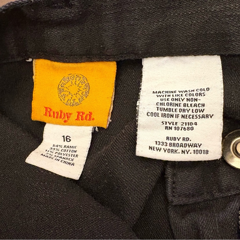 Ruby Rd. Women’s black Jeans size 16 - Picture 3 of 3